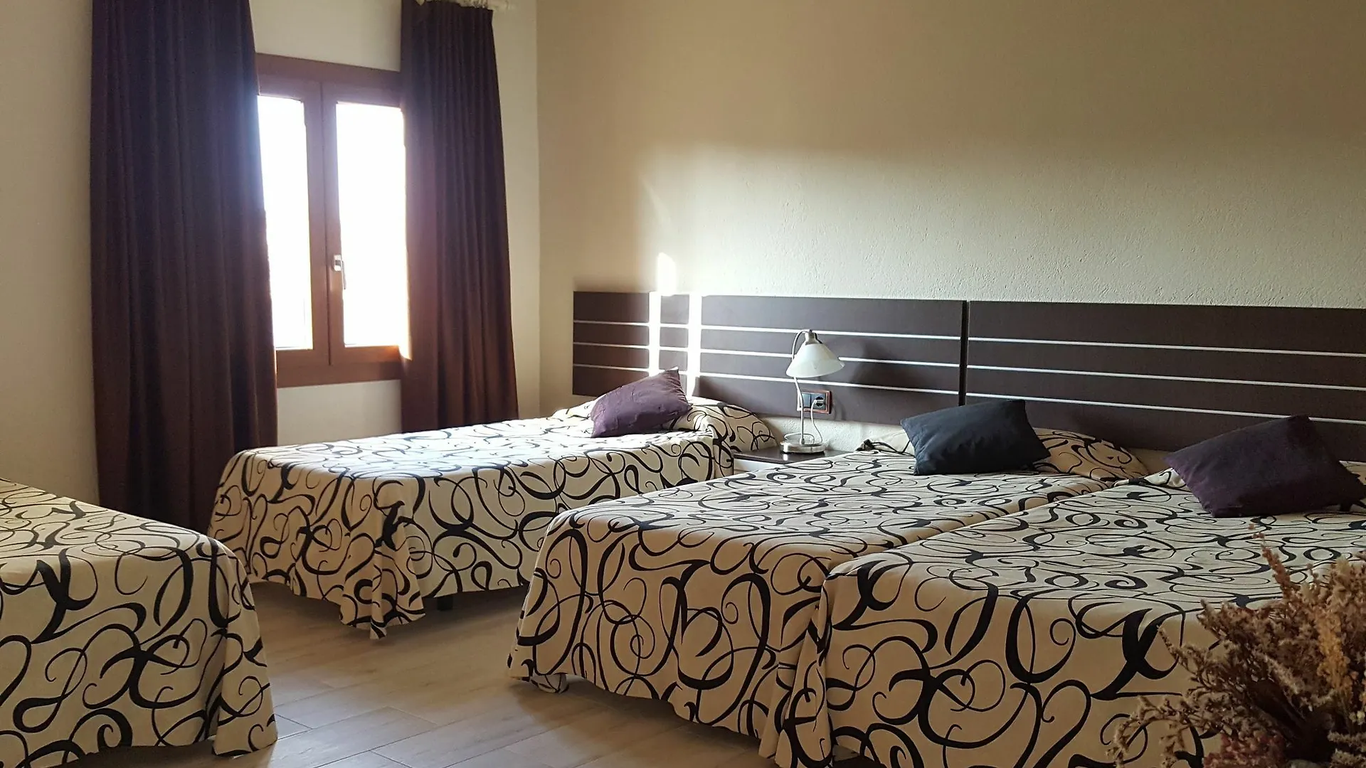 Fonda Mitja Hotel Torroella De Montgri 0*,