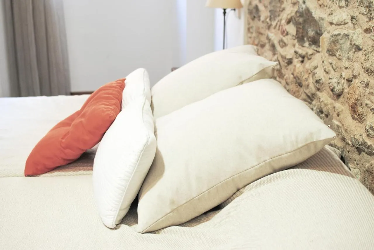 Guest house Fonda Mitja Hotel Torroella De Montgri Spain